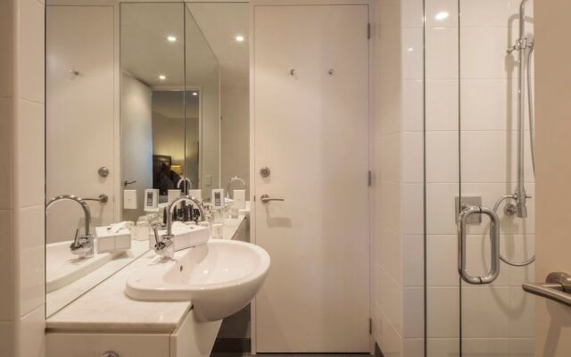 Luxury Lake Suites