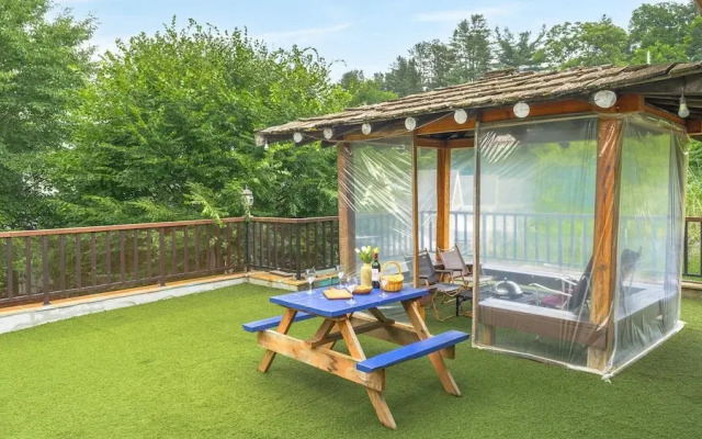 Gapyeong Highmong Pet-friendly Kids Pool