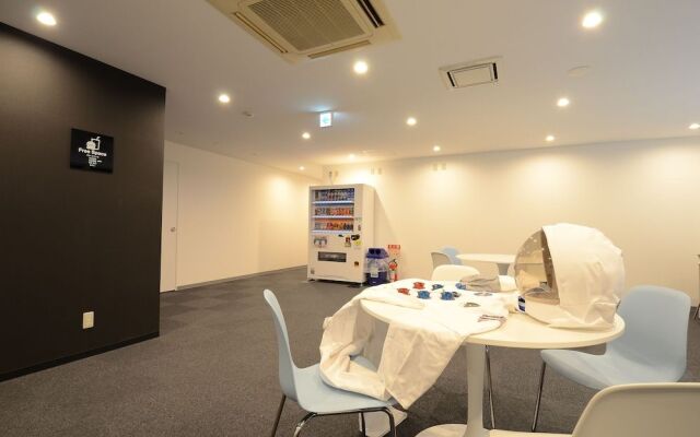 Moon Station Hotel Tokyo