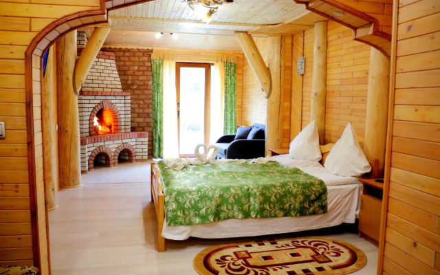 "Обійми гір"Котеджі