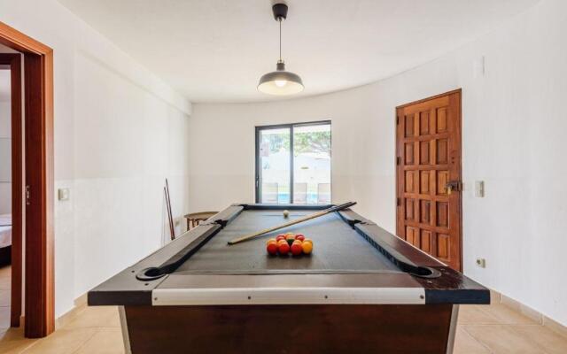 Villa Protea - 5 bedroom, beach, air-con, wifi