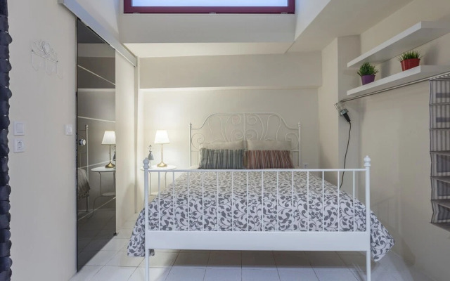 A Gift in the Heart of Monastiraki A