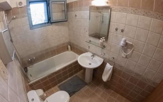 Villa Bella With Swimming Pool, Rethymno, Crete
