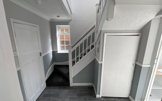 Stunning 4-bed House in Rochester