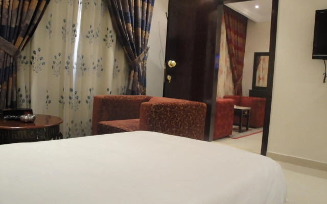Marina Royal Hotel Suites