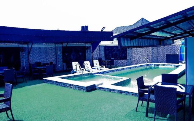 Mo-House Hotel and Event Center