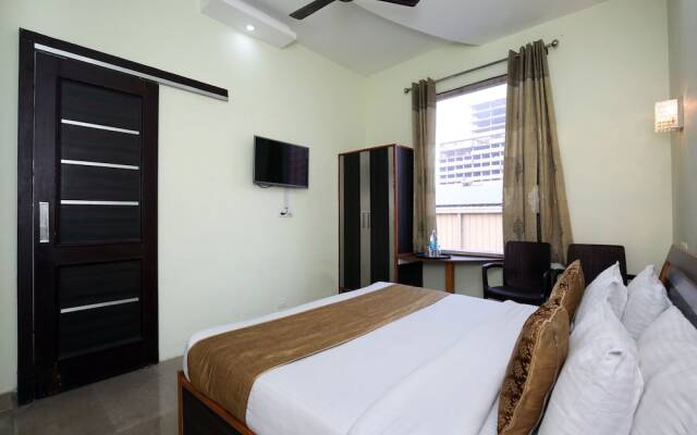 OYO 9956 Hotel Venus