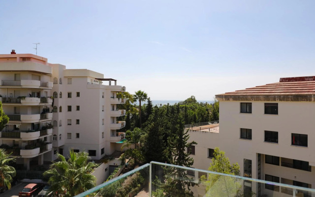 New Modern 3 Bed Apartment Puerto Banus