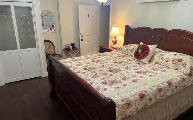 Holland Farmhouse Inn B & B