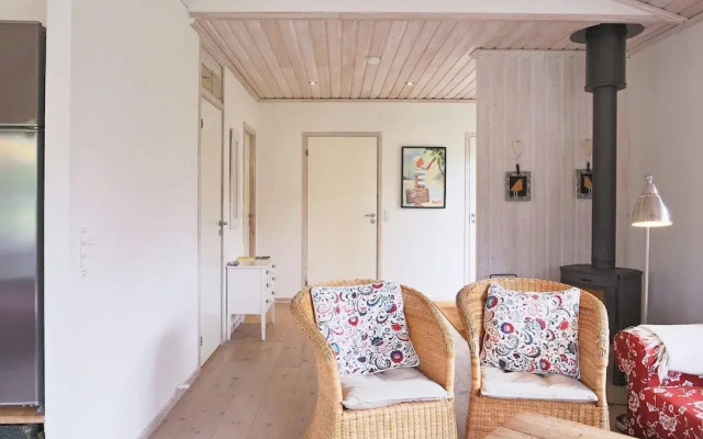 6 Person Holiday Home in Dronningmolle-by Traum