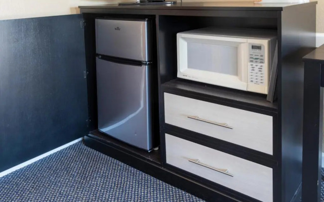 Surf Motel and Gardens