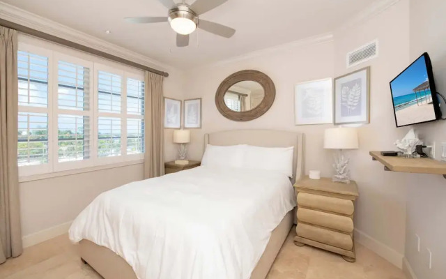 Seabreeze 8 - Luxury 4-bedroom on Seven Mile Beach