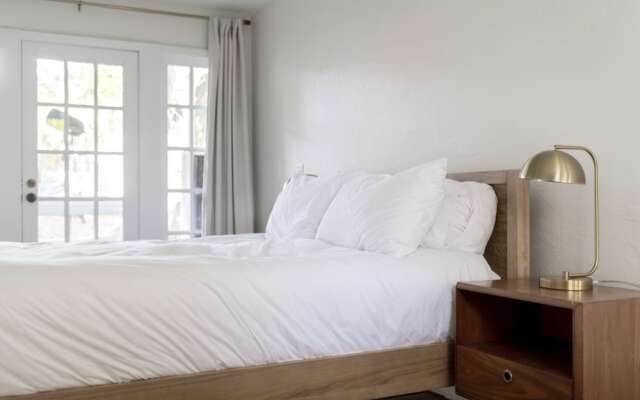 The Grandview Collection - Newark