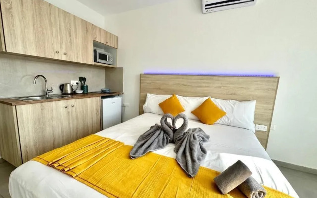 Sun Plaza Suites - Adults Only