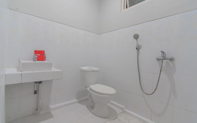 RedDoorz Plus @ Bukit Cinta Street