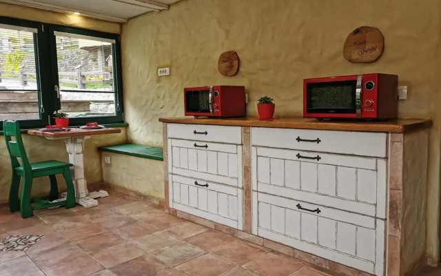House Gabrijel (room by a stream)