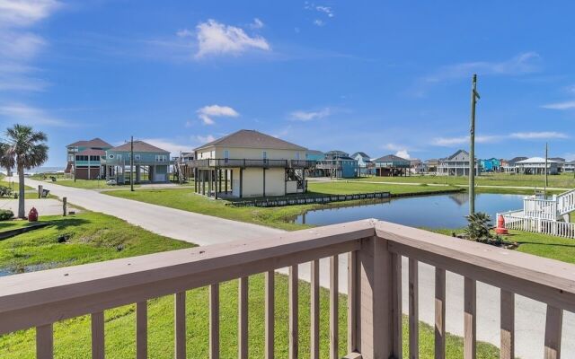 Windsical Escape 2 Bedroom Home by RedAwning