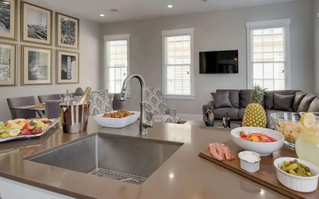 Beautifully Renovated 5 bedroom 5 bath