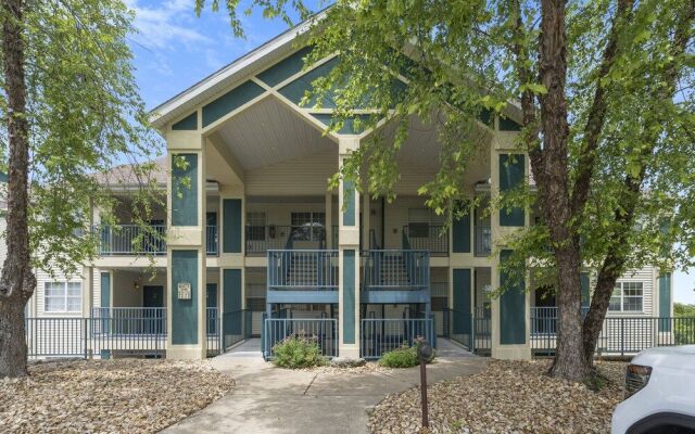 Cityscape Memories - Nearby Golf & Lake