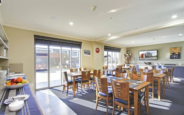 Bridges on Argyle Motel & Apartments