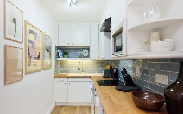 The Goodge Street Place - Bright 2bdr Flat