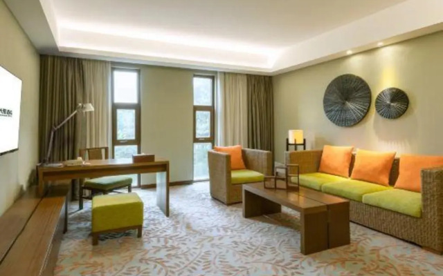 Chime Long Hotel