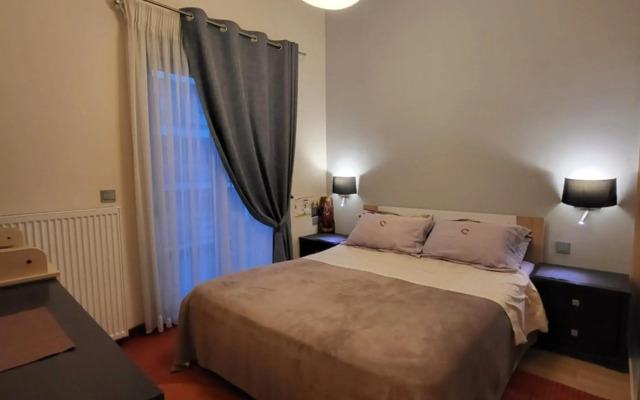 Cozy apartment in front of the park