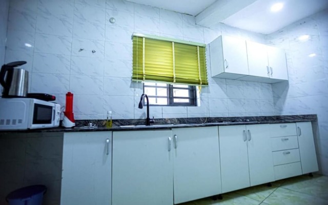 Immaculate 2-bed Apartment in Lagos