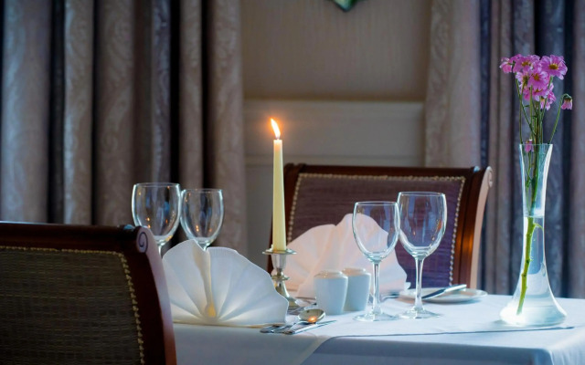 Dromhall Hotel