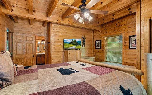 Luxurious Nine Bears Home Minutes Away to Gatlinburg by Redawning