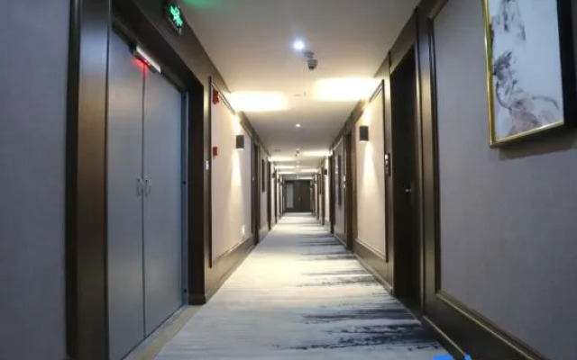 Ruixi International Hotel (Guang'an Railway Station Branch)