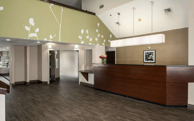 SureStay by Best Western Summerville Flowertown