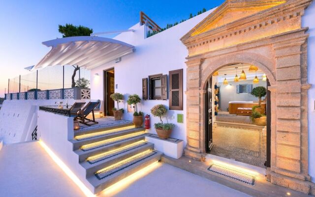 Lindos Shore Summer House with Jacuzzi And Sea View !!!