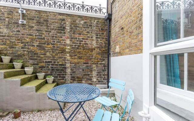 Host Stay Victoria Gardens