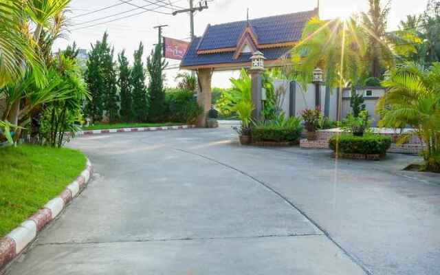 Baan Suan Rim Nam Resort