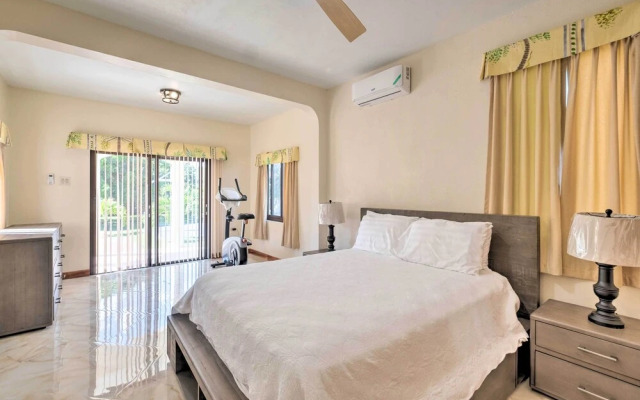 Oceanfront 'majestic Beach House' w/ Gym + Pool!