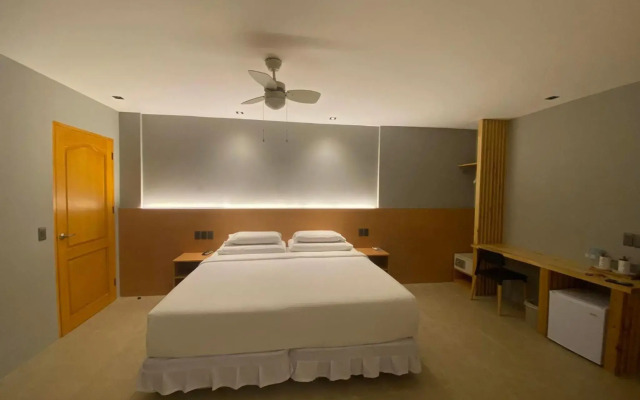 Mayfair Resort