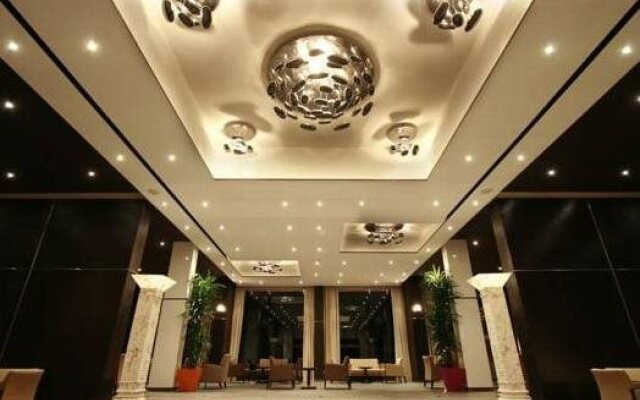 DWO Mira Palace