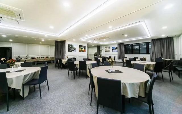 Andong CM Park Hotel