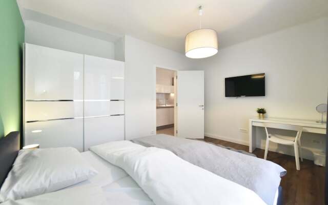 Premium Central Apartment & Room