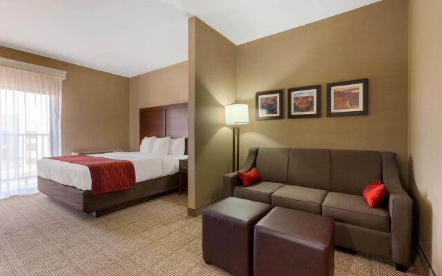 Comfort Inn & Suites Page at Lake Powell