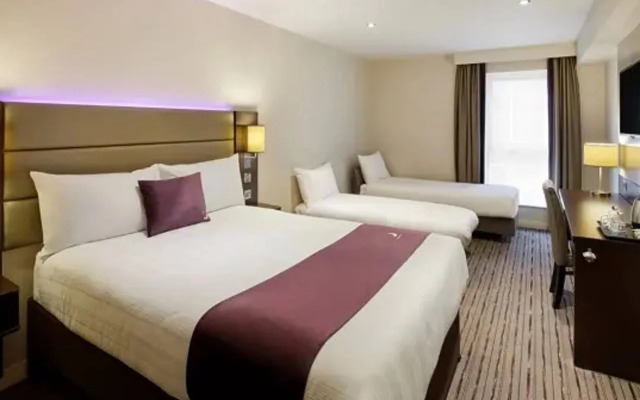 Premier Inn Edinburgh Princes Street