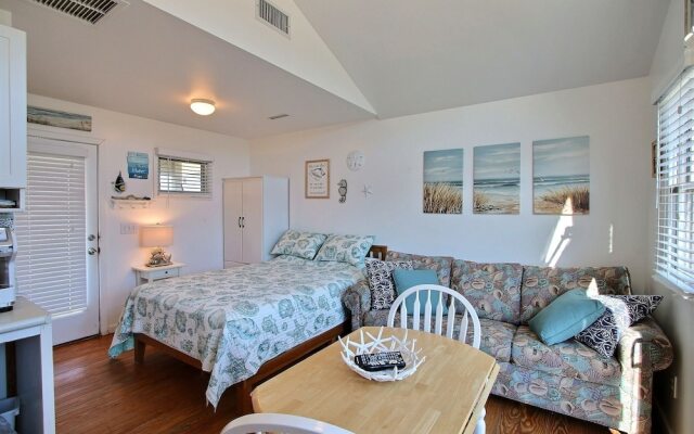 8 The Boat House Studio Bedroom Condo by RedAwning