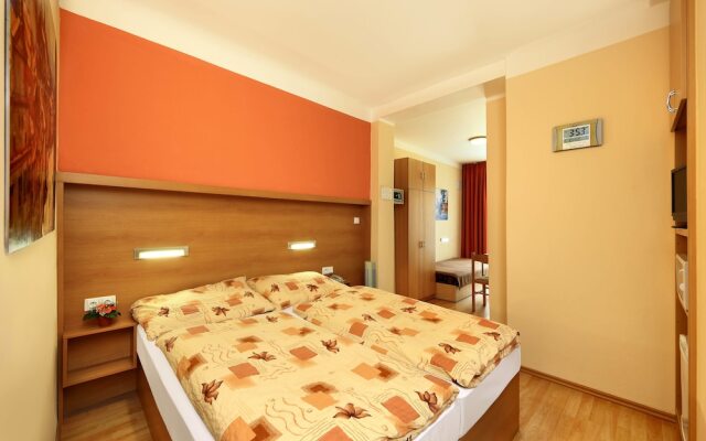 104667 -  Villa in Lloret de Mar