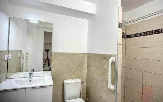 Appartement Lamalou-les-Bains, 1 pièce, 2 personnes - FR-1-451-56