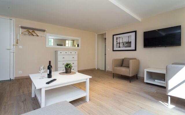 The Napoleon 2-BR Old Town - Terrace