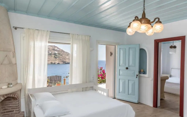 Etesians Suites & Villas