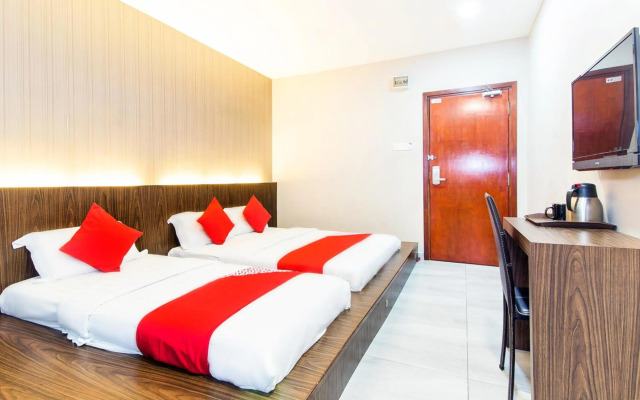 Super OYO 340 Comfort Hotel