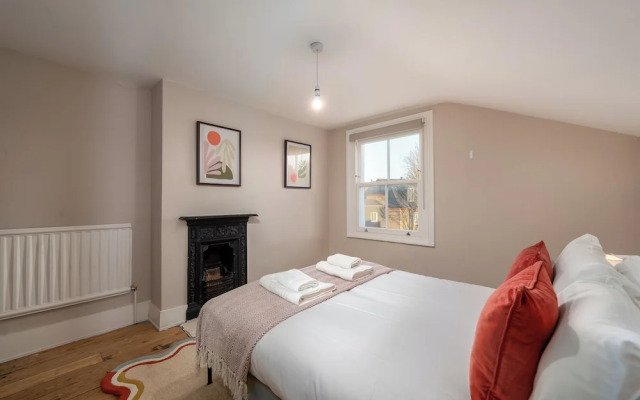 VESTO Three Bedroom Apartment in Clapham