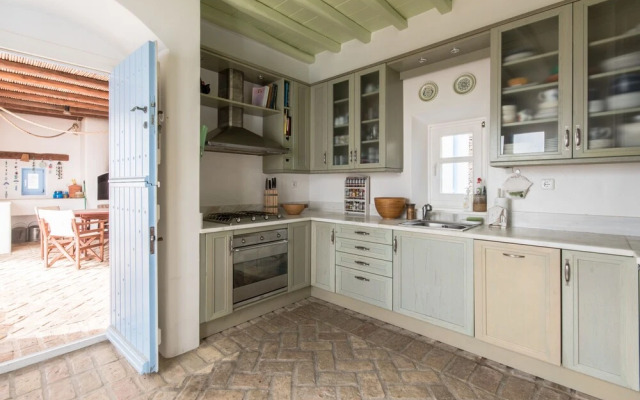 Villa Cycladic Breeze Tranquil & Private